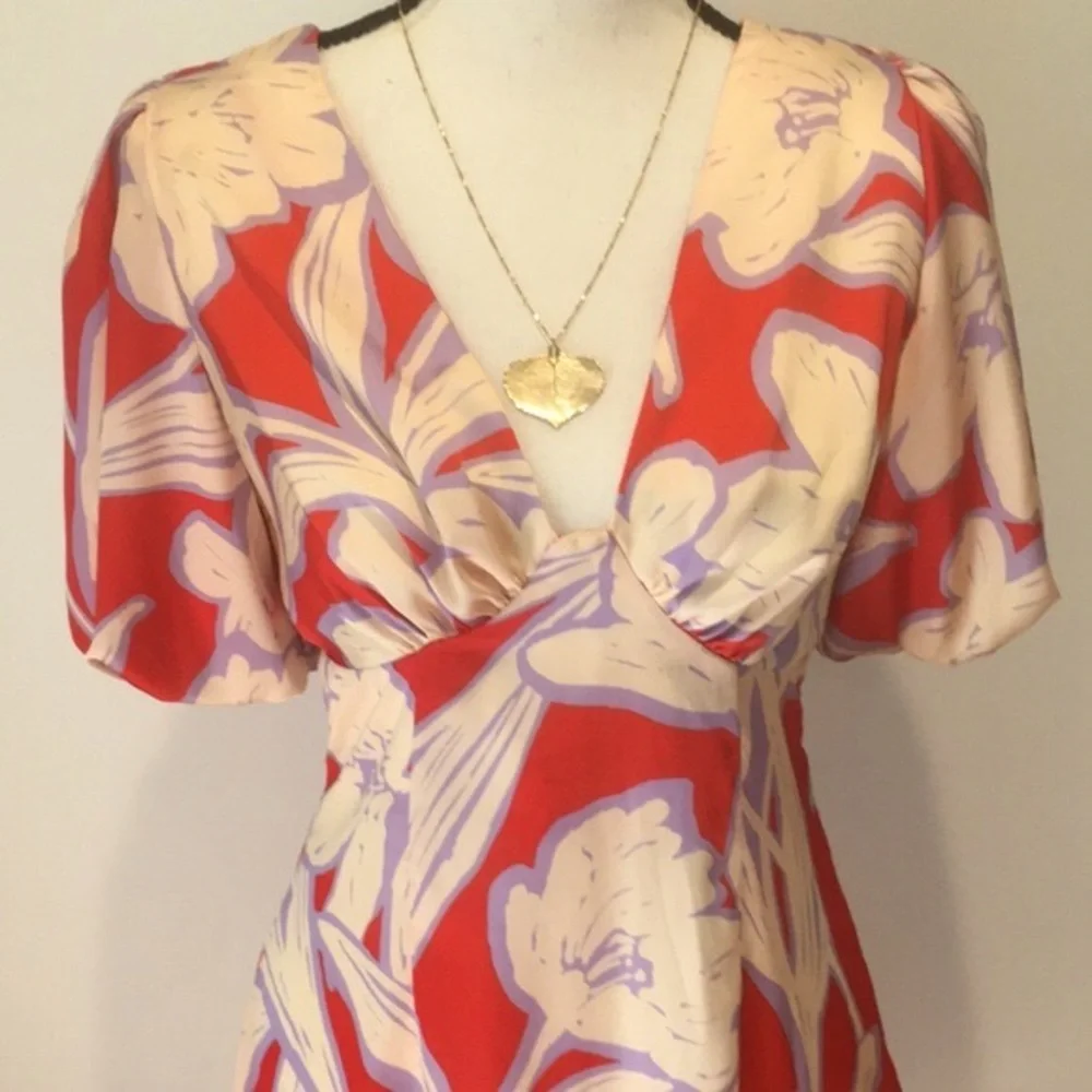 ๐ TOPSHOP Puff Sleeve Cutout Back Large Floral Satin Mini Dress 4 Red/Cream - Picture 5 of 15